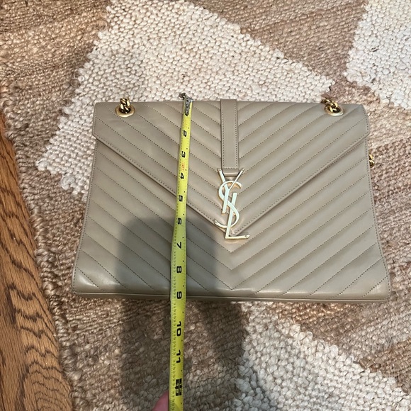 Saint Laurent Matelassee Large Monogram Bag - Picture 12 of 13